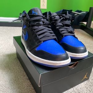 Air Jordan 1 mid blue black royale blue size 8.5